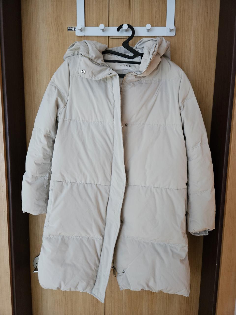 한섬 마인 크림색 구스패딩