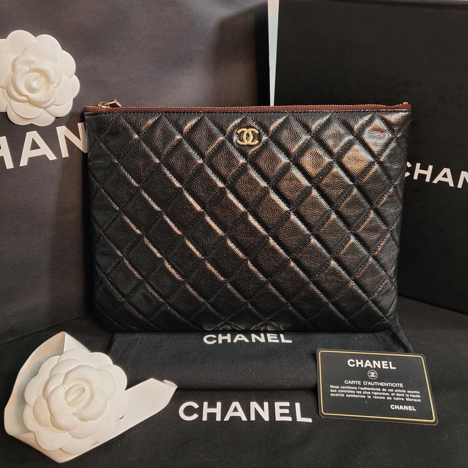 샤넬 클래식 캐비어 금장 미듐 클러치백