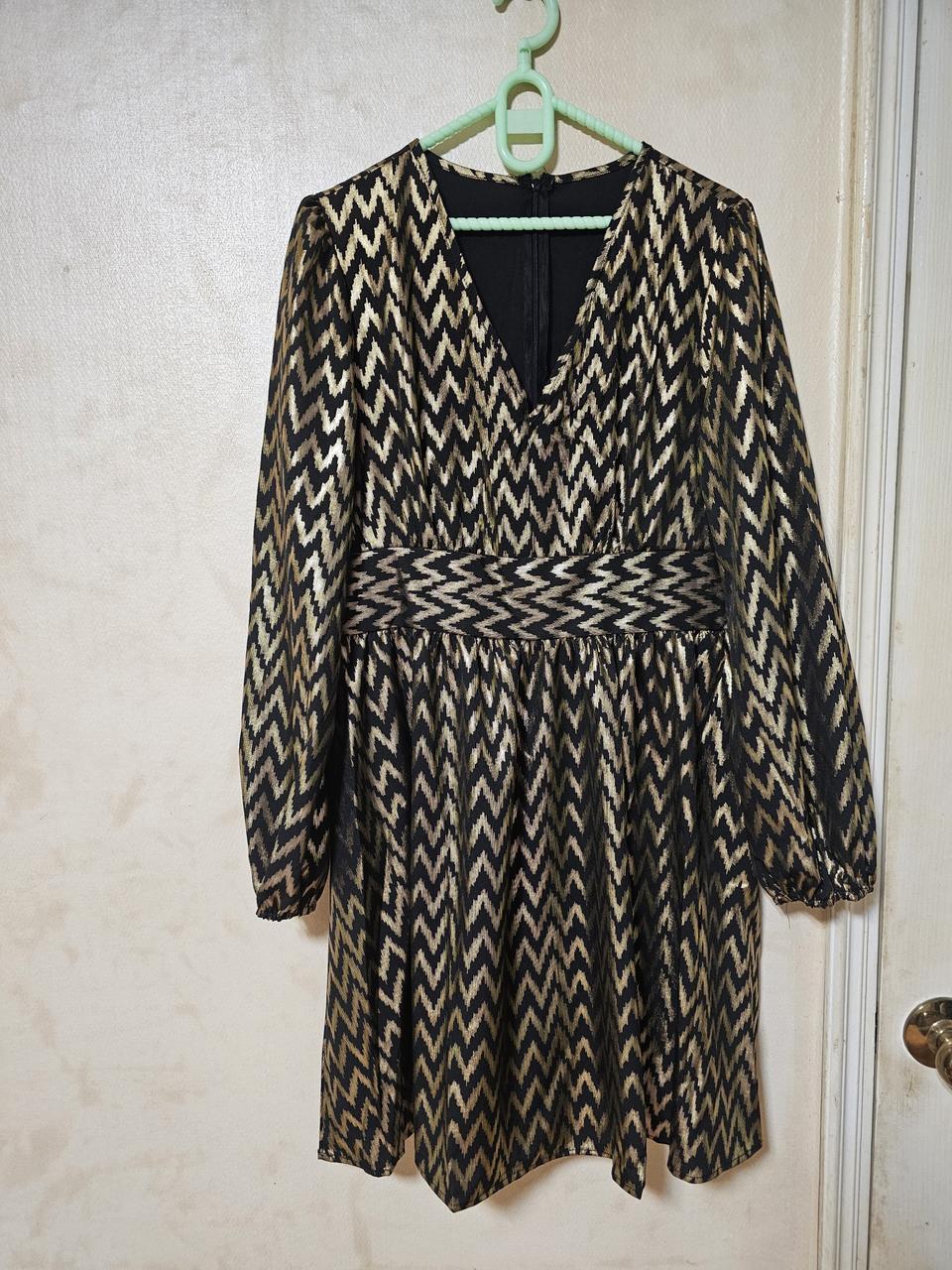 테무에서 산 브이넥원피스 L사이즈