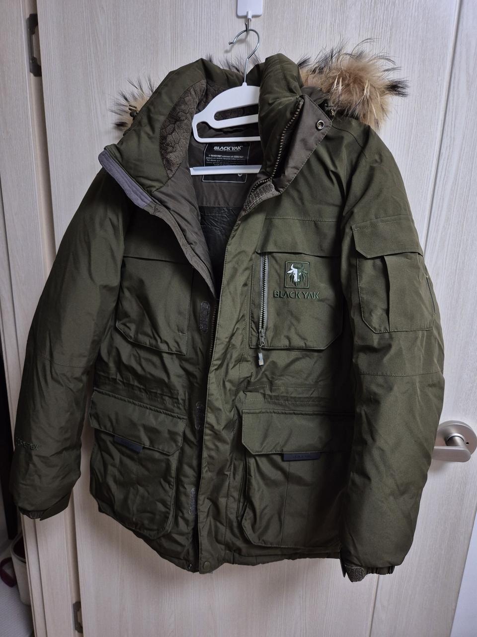 블랙야크숏패딩 90사이즈