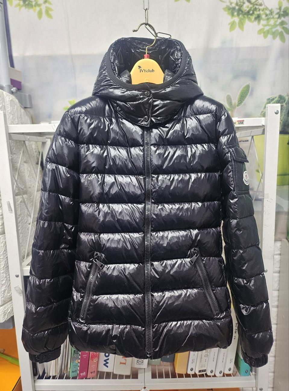 몽클레어 숏패딩 유광 여성숏패딩 2사이즈 마른55 AC74