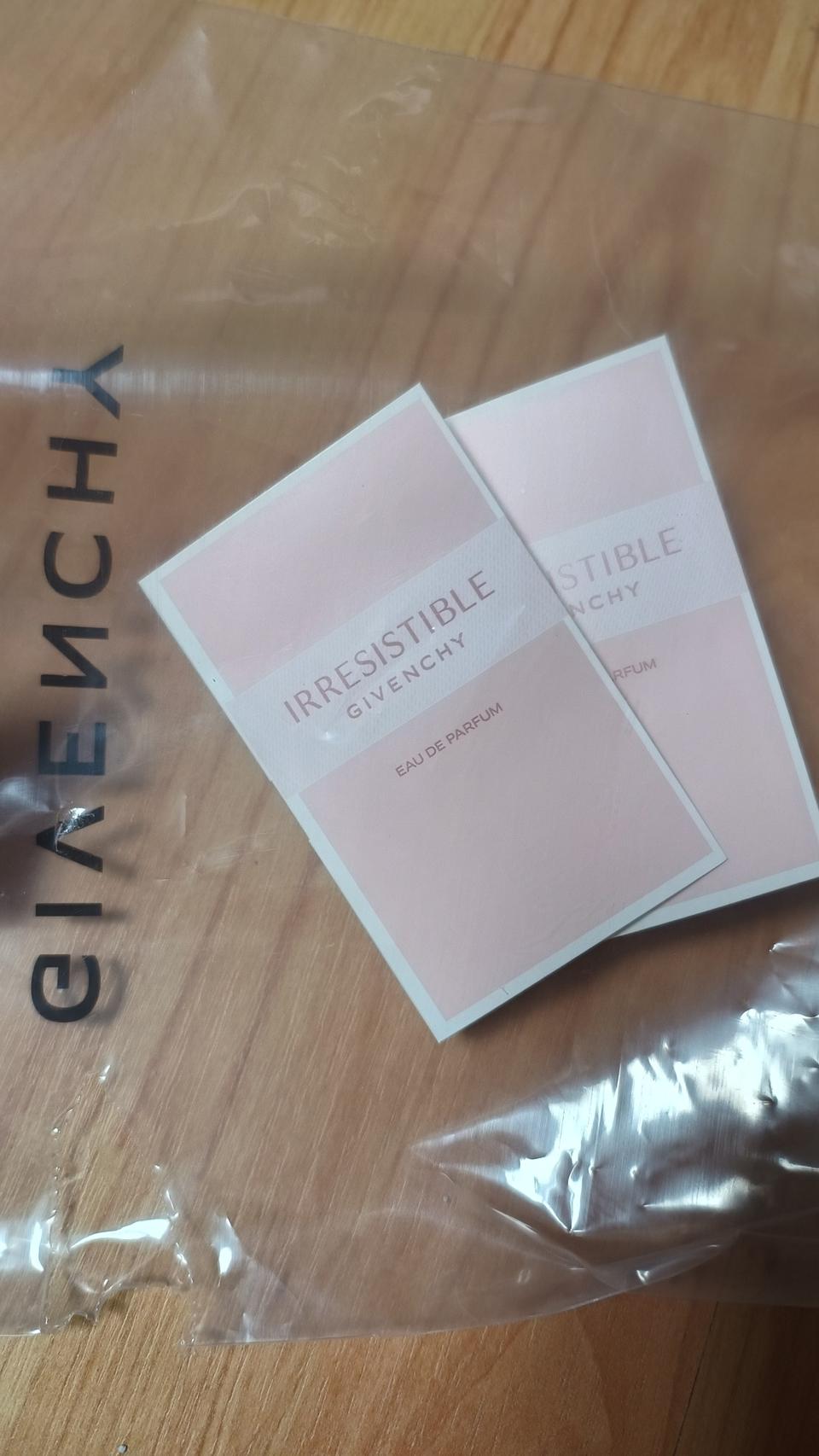 지방시 이레지스터블 오드퍼퓸