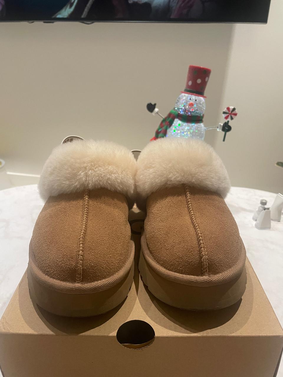 어그 펀케트 235 us5 빅키즈