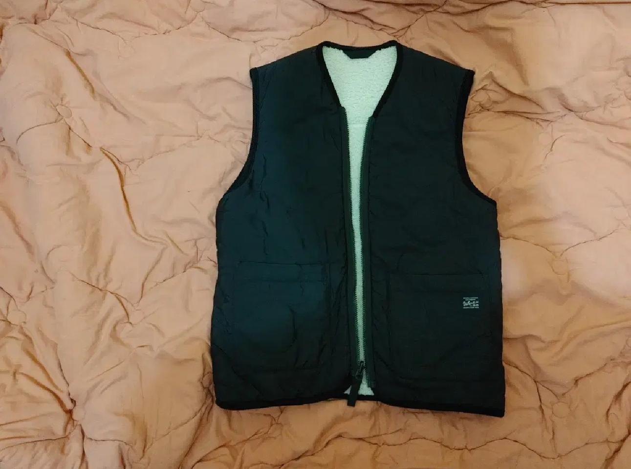 후아유 양털 조끼 베스트(공용) 팝니다.