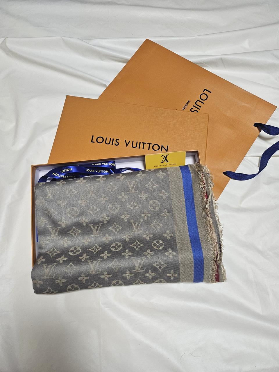 루이비통 고급진 머플러(새상품)