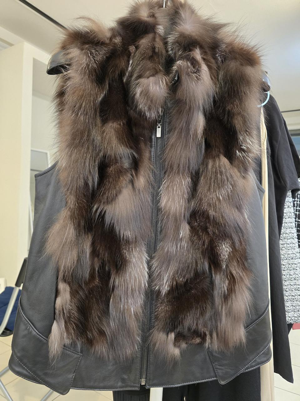 {{새상품}} 꼼빠니아 밍크 양가죽 조끼 77사이즈