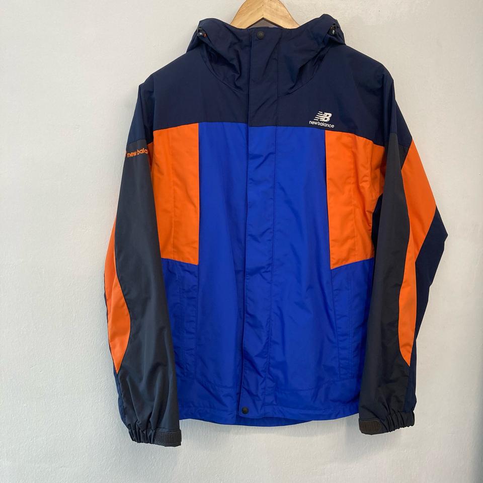 뉴발란스 바람막이 (95)