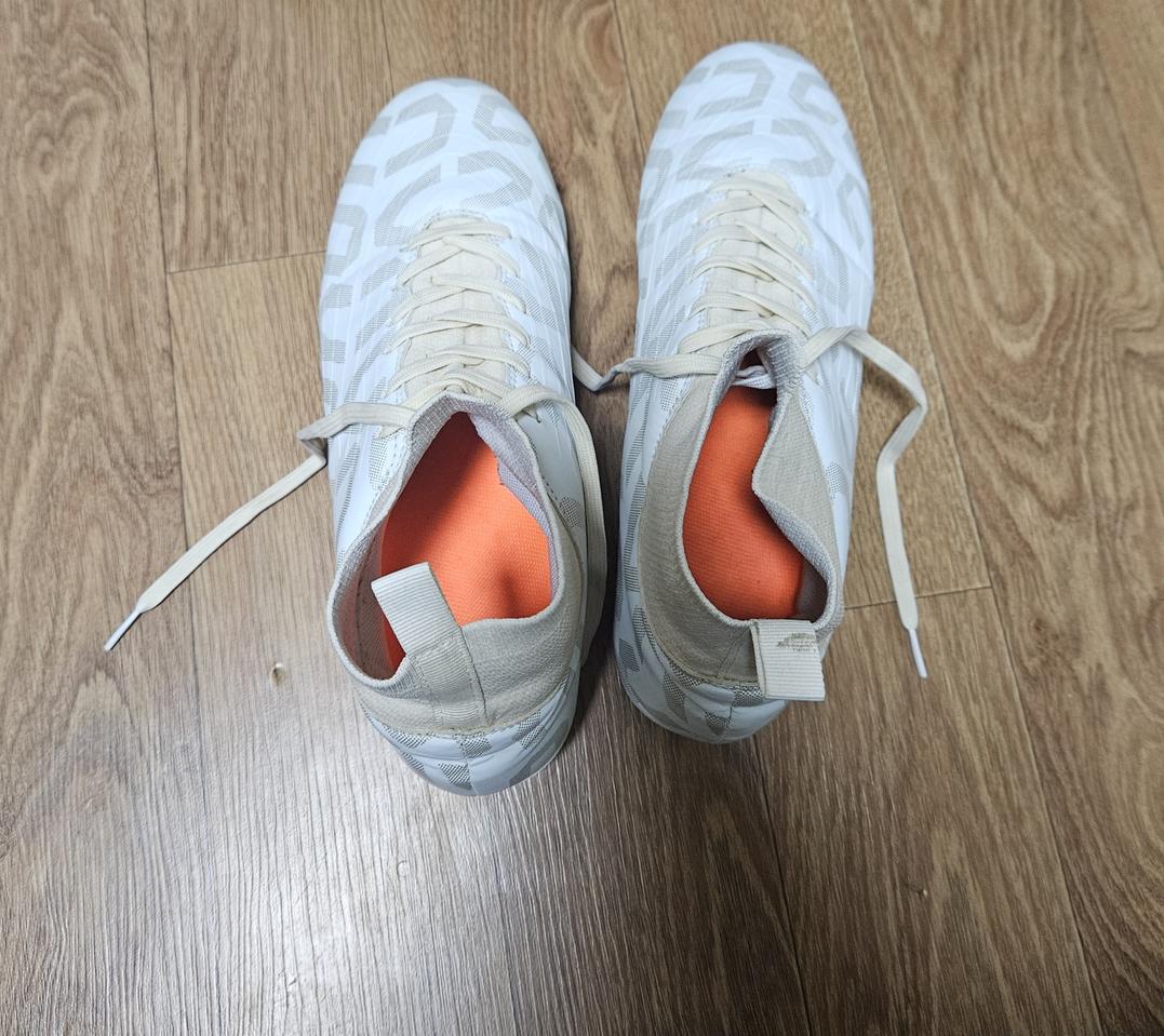 Frokom 초경량 남성 축구화 잔디풋살화 발볼 넓은 성인축구화250mm