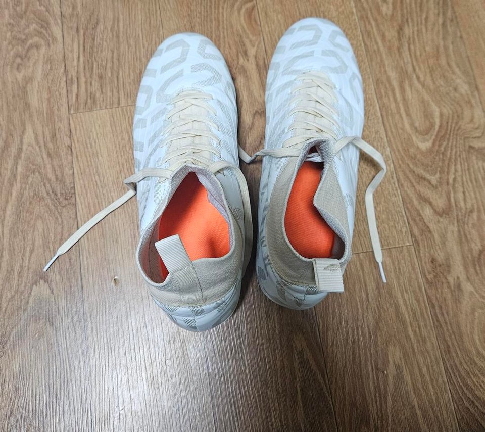 Frokom 초경량 남성 축구화 잔디풋살화 발볼 넓은 성인축구화250mm