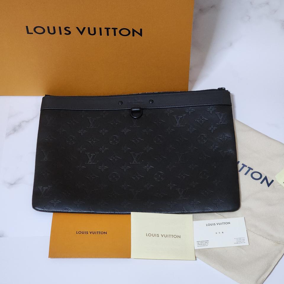 루이비통 쉐도우 포쉐트 클러치 새상품급