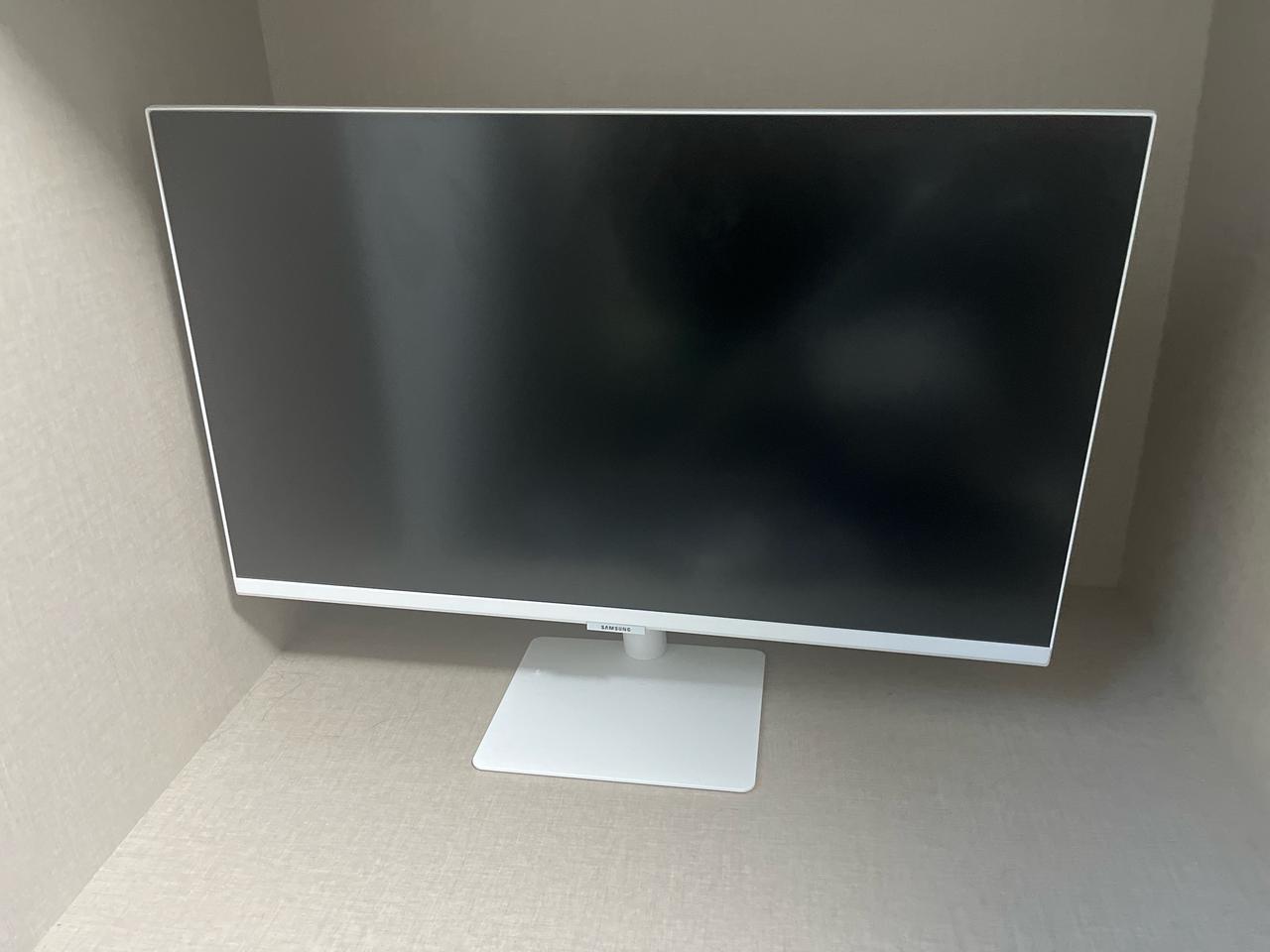 삼성 27인치 스마트모니터