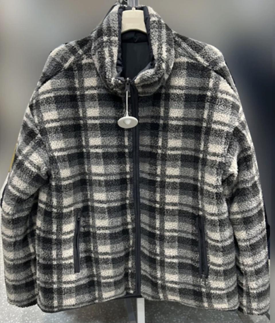 새상품. 코오롱. 양면다운.