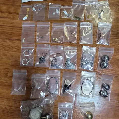 판매용 악세사리(목걸이 귀걸이 팔찌 발찌 반지 시계)