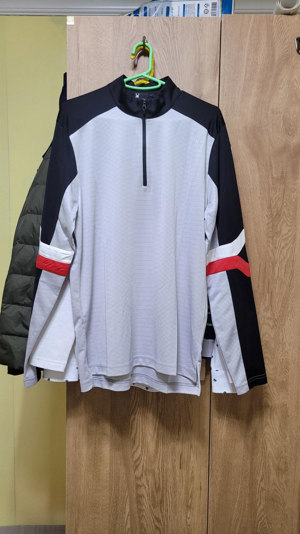 스파이더 남성 반집업 싸이즈100 (새상품)