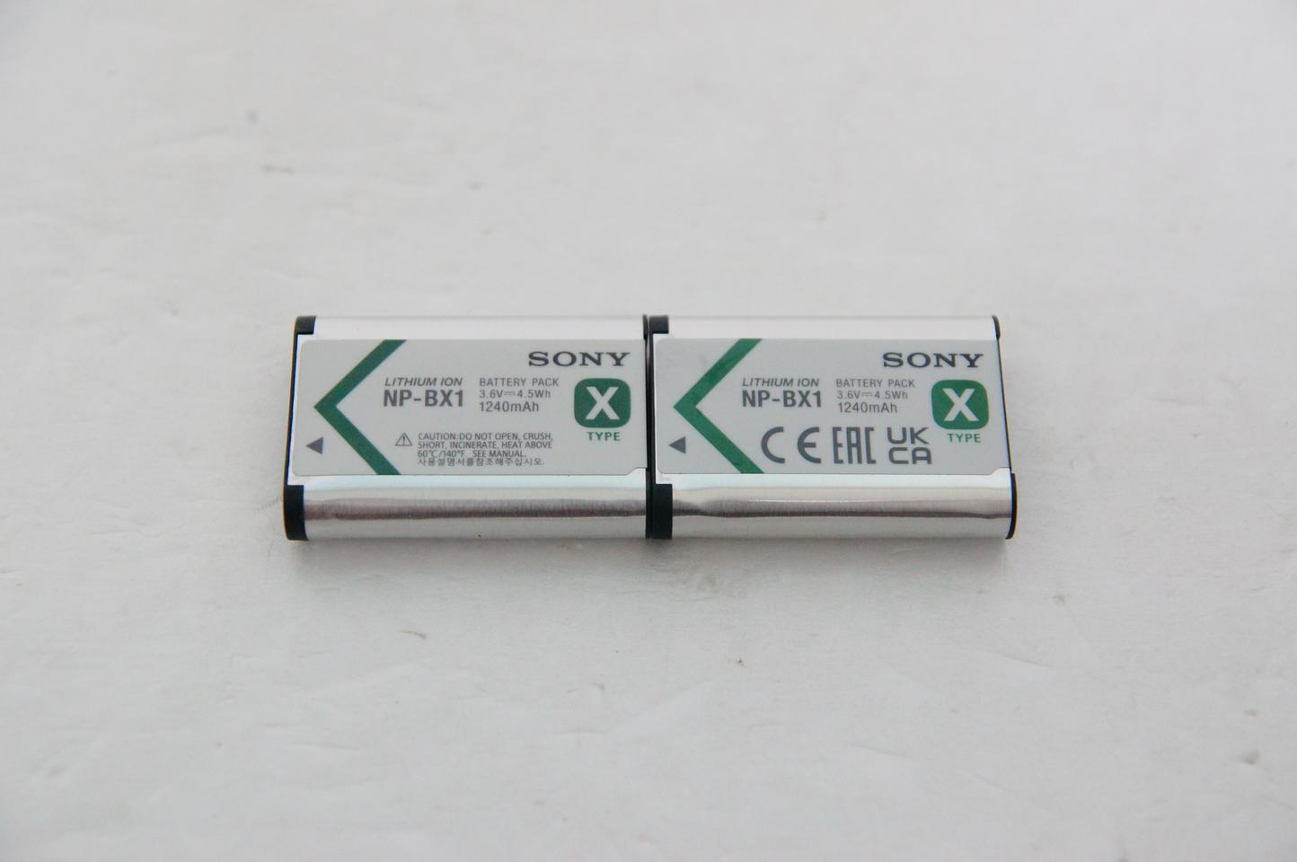 [소니] RX100 M용 배터리 NP-BX1팝니다.(각 3.5만원)