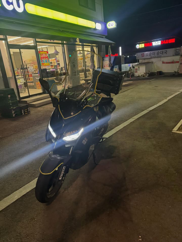 야마하 Xmax 오토바이