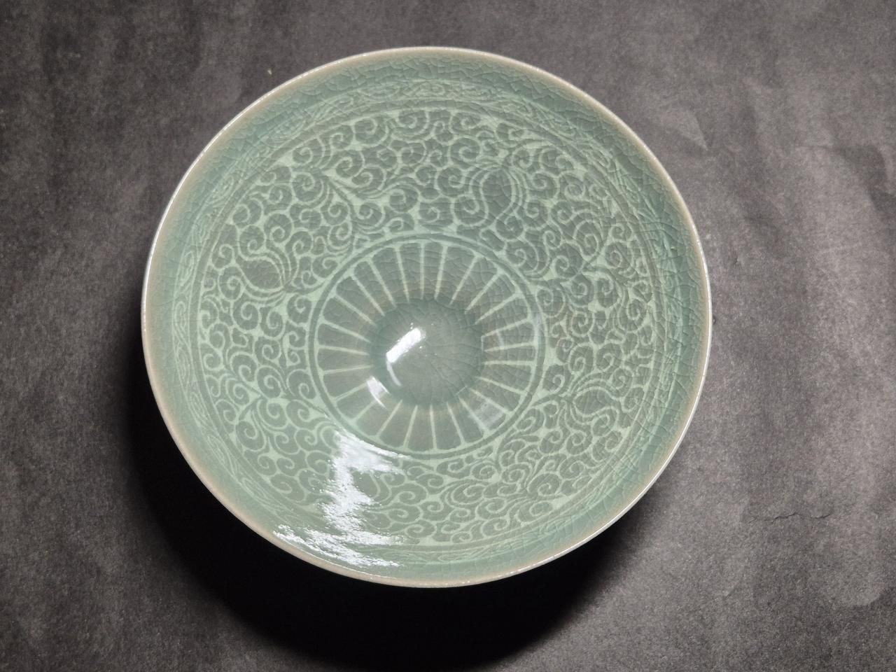 무형문화재 해강 유근형 당초문 청자 다완