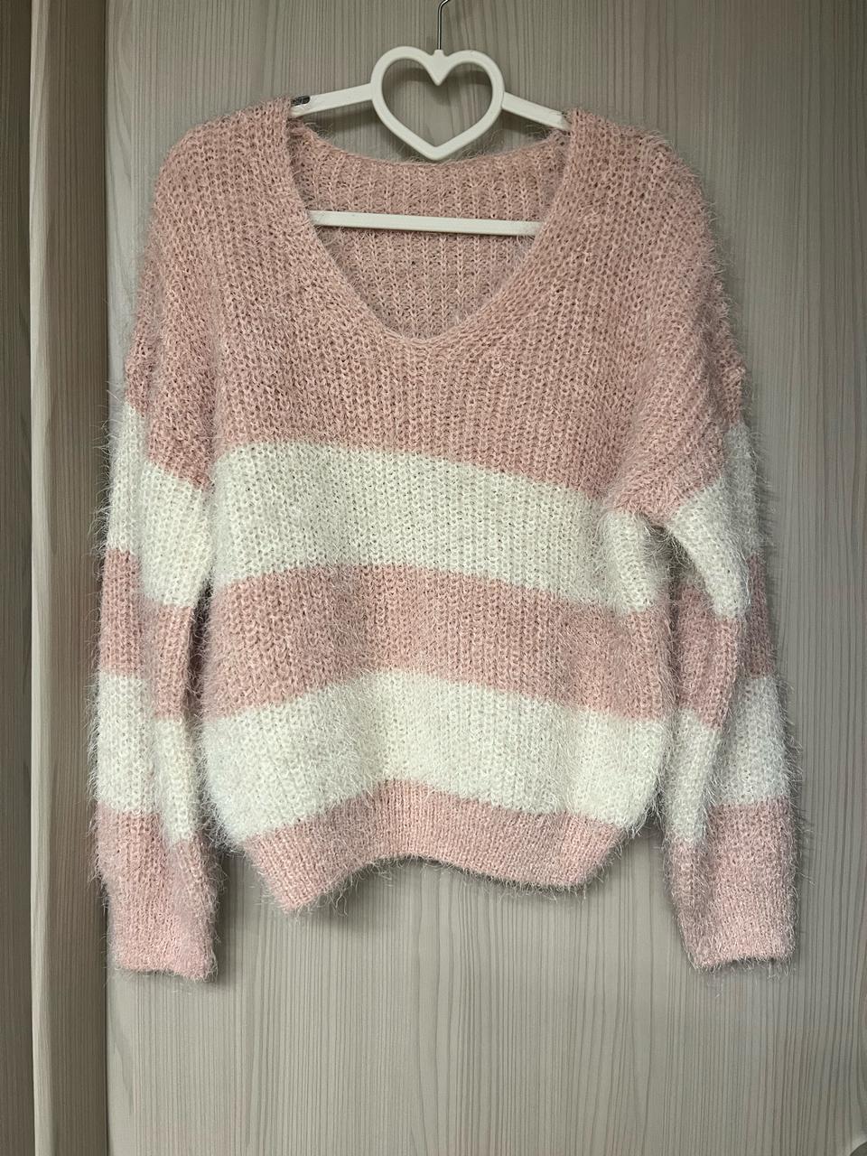 브이넥 배색 니트티(새상품)