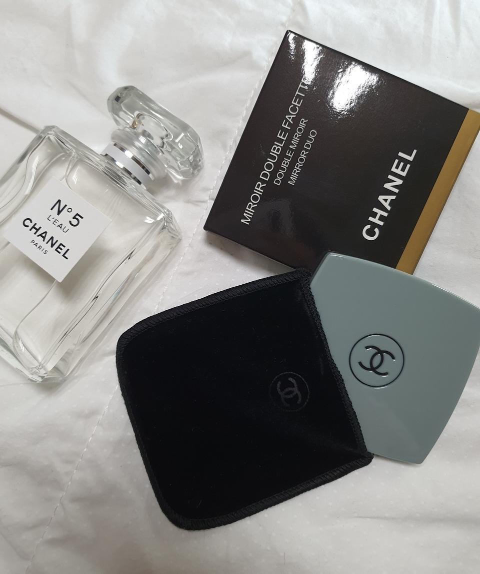 어두운연민트색상 양면사용 샤-넬손거울(박스,파우치포함)