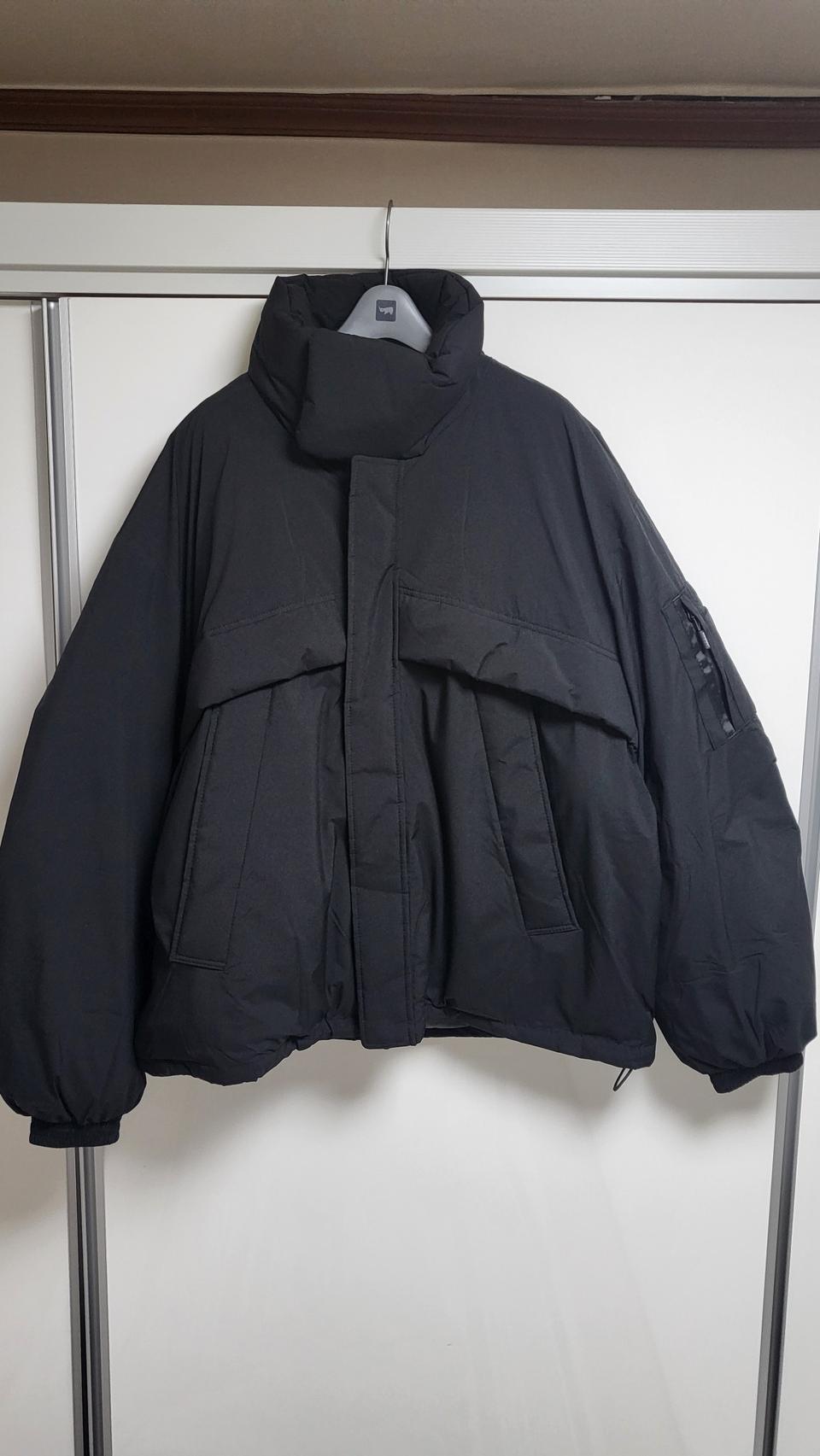 코드그라피 몬스터 숏패딩 L사이즈