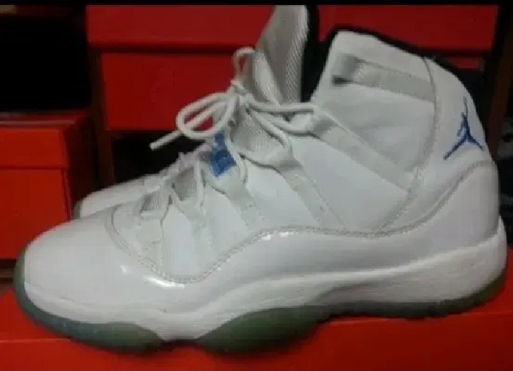 조던11 레전드블루 250