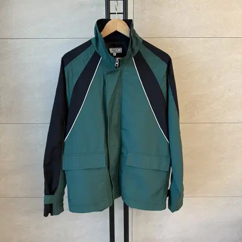 AOTT 남녀공용 오버핏 올드스쿨 바람막이 점퍼 M (95~105)