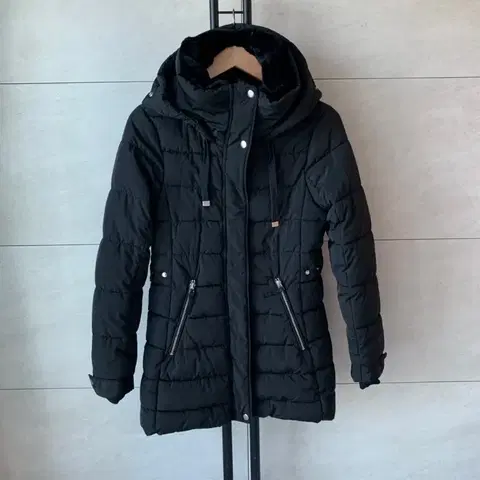 자라 여성 패딩점퍼 XS사이즈