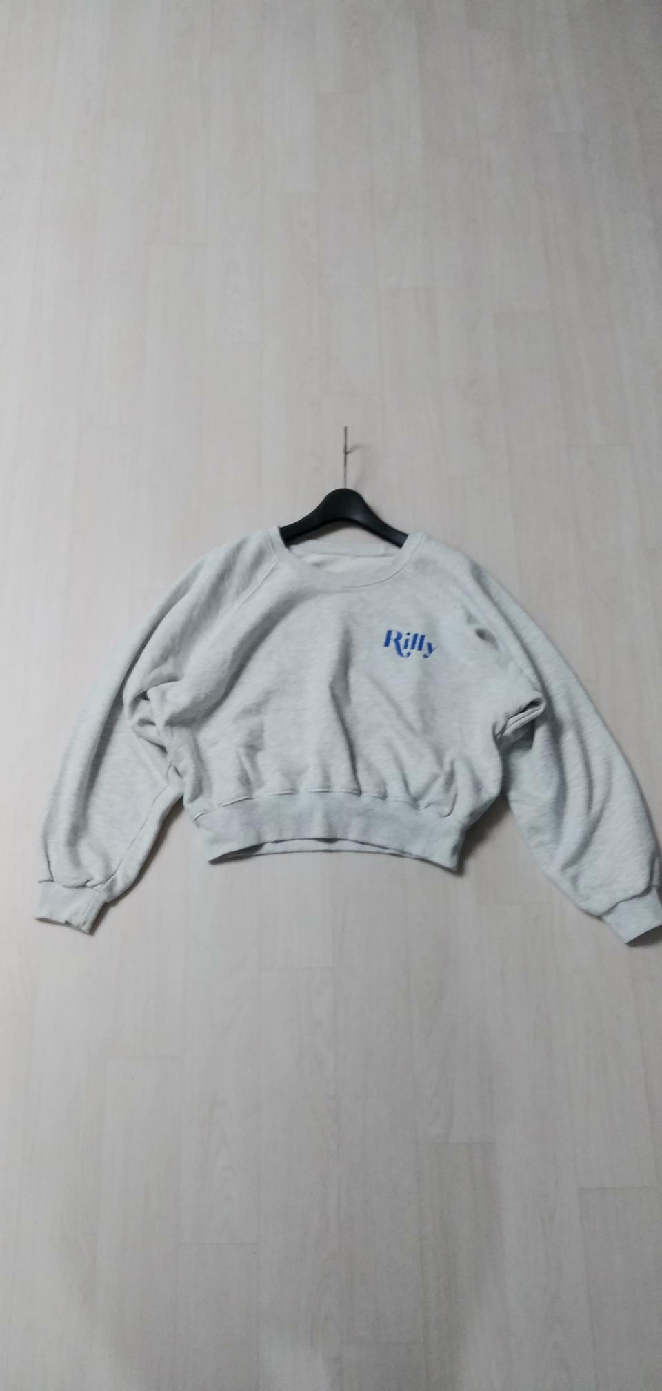 루즈핏 세리크롭맨투맨