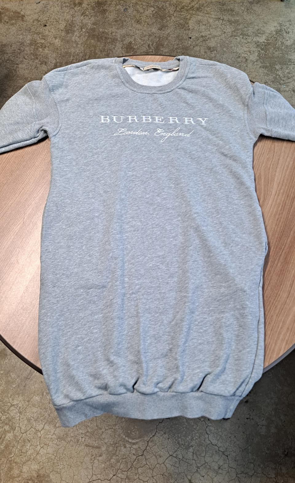 버버리 맨투맨형 원피스 95