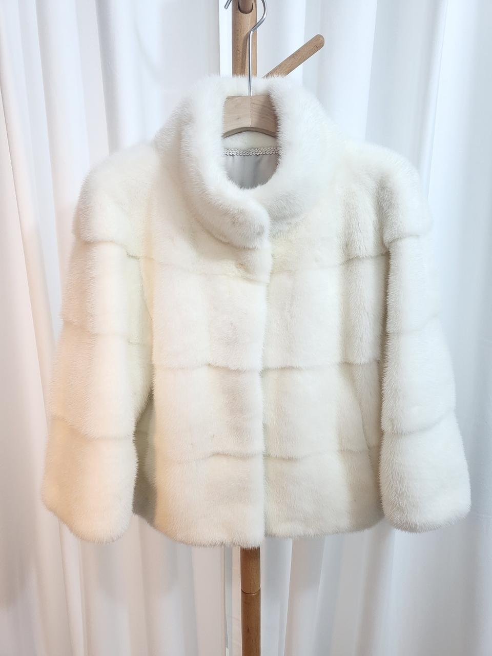 코펜하겐 호리젠탈 화이트 밍크자켓