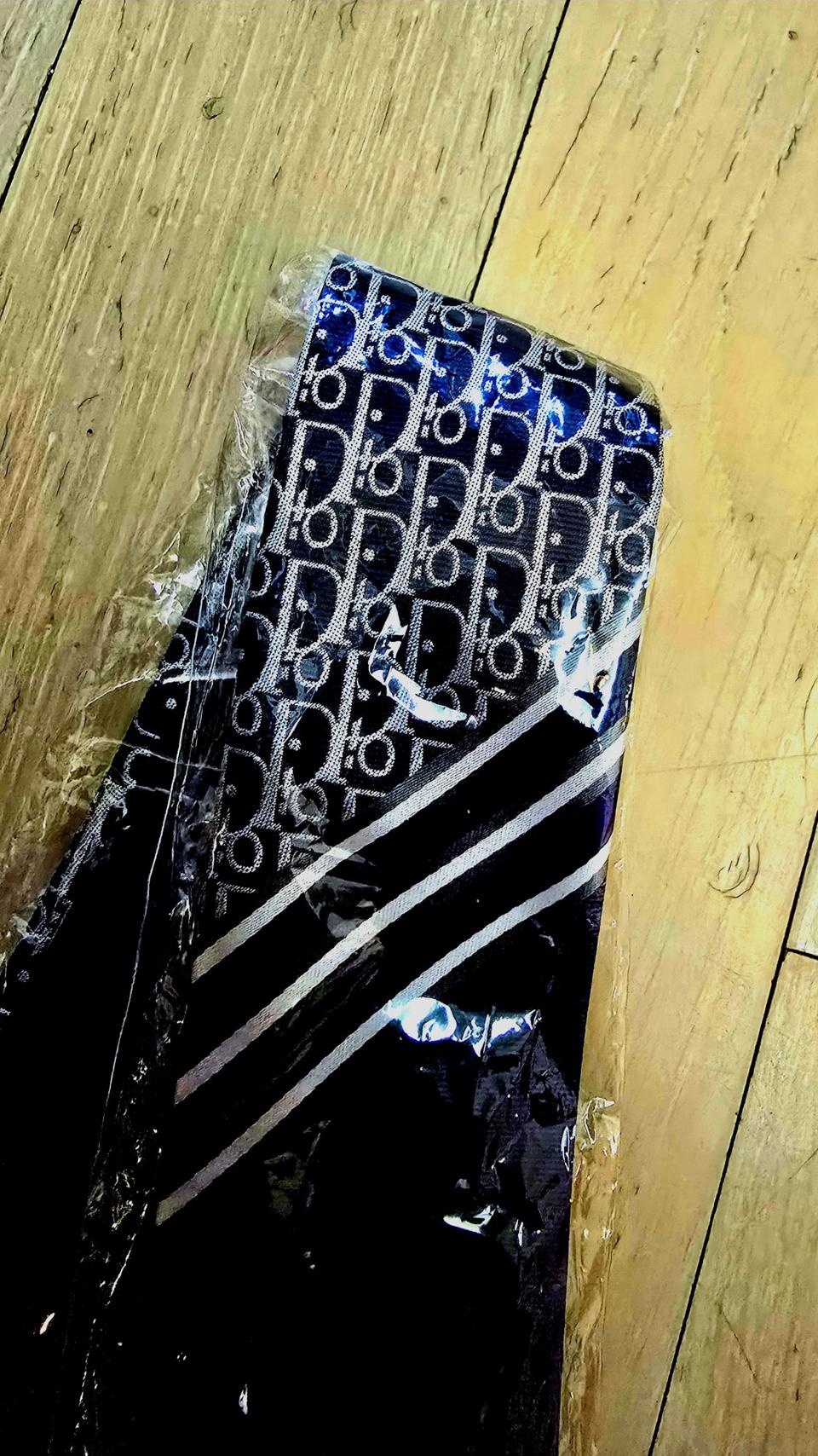 디올 오블리크 넥타이