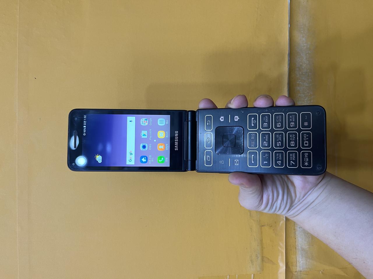 갤럭시 폴더2 16G [G165] 블랙 판매합니다