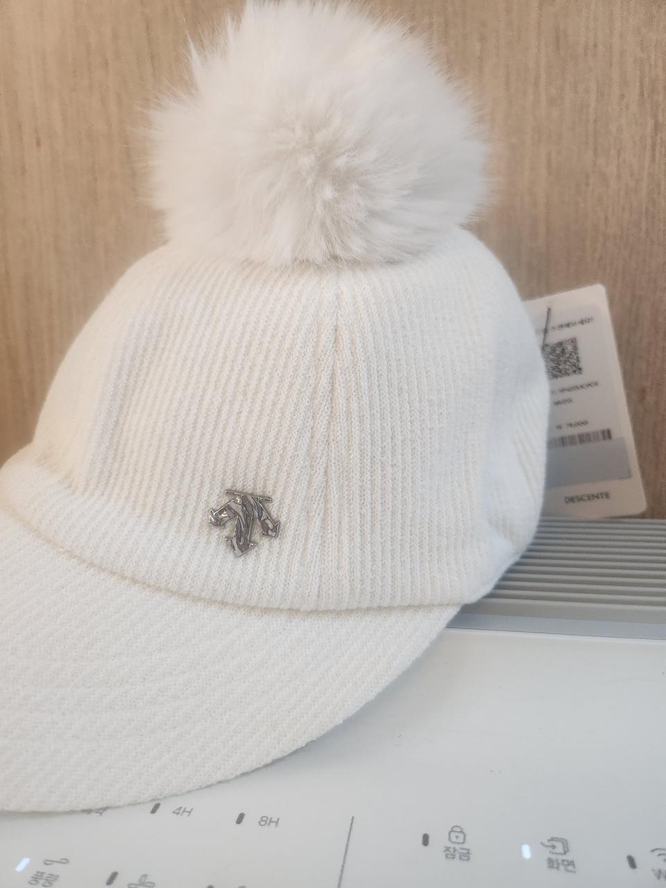 데상트.겨울모자.새상품.