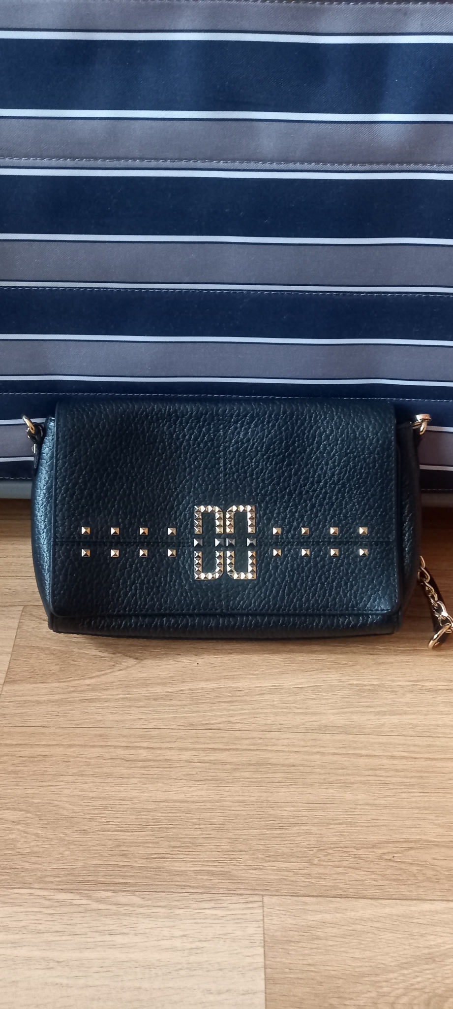 닥스 크로스백 가로24 세로 17