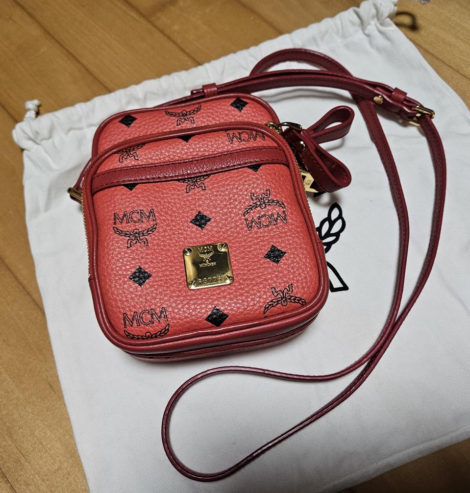 정품 MCM 레드 비세토스 크로스백