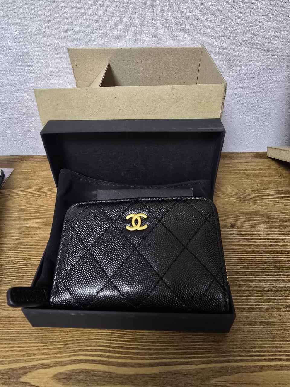 럭스 지퍼 동전지갑 판매합니다.