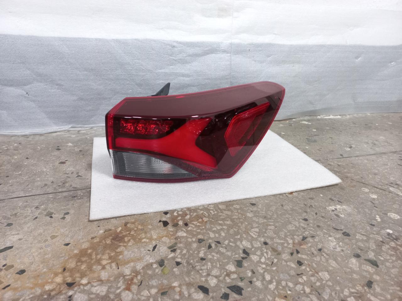 트레일블레이저 조수석 LED 후미등