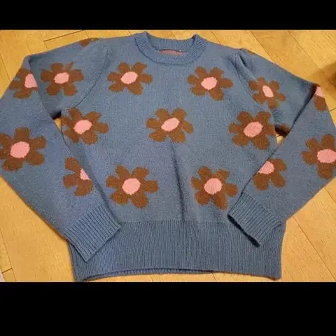 귀여운 반크롭 퍼프소매 꽃니트 66