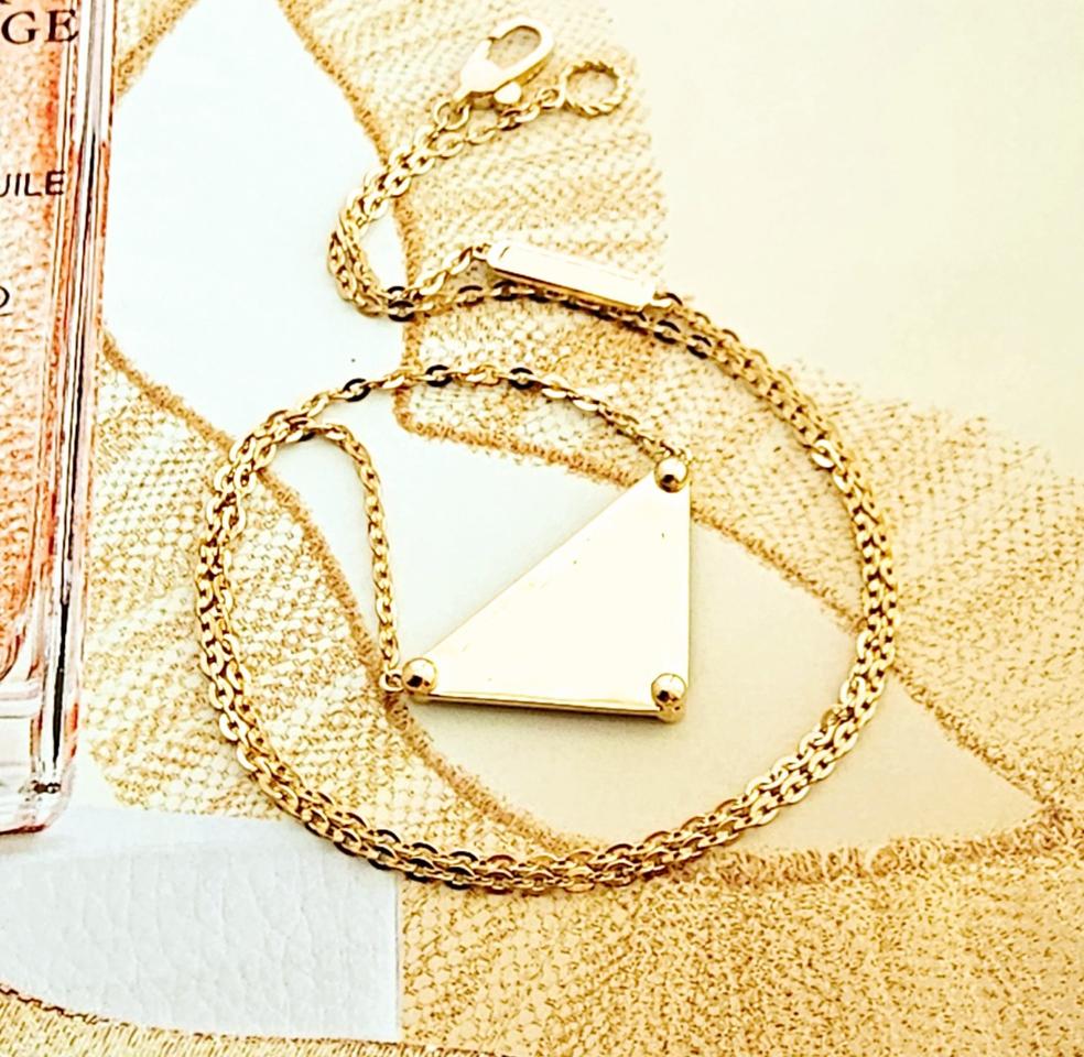 18k 트라이앵글 목걸이