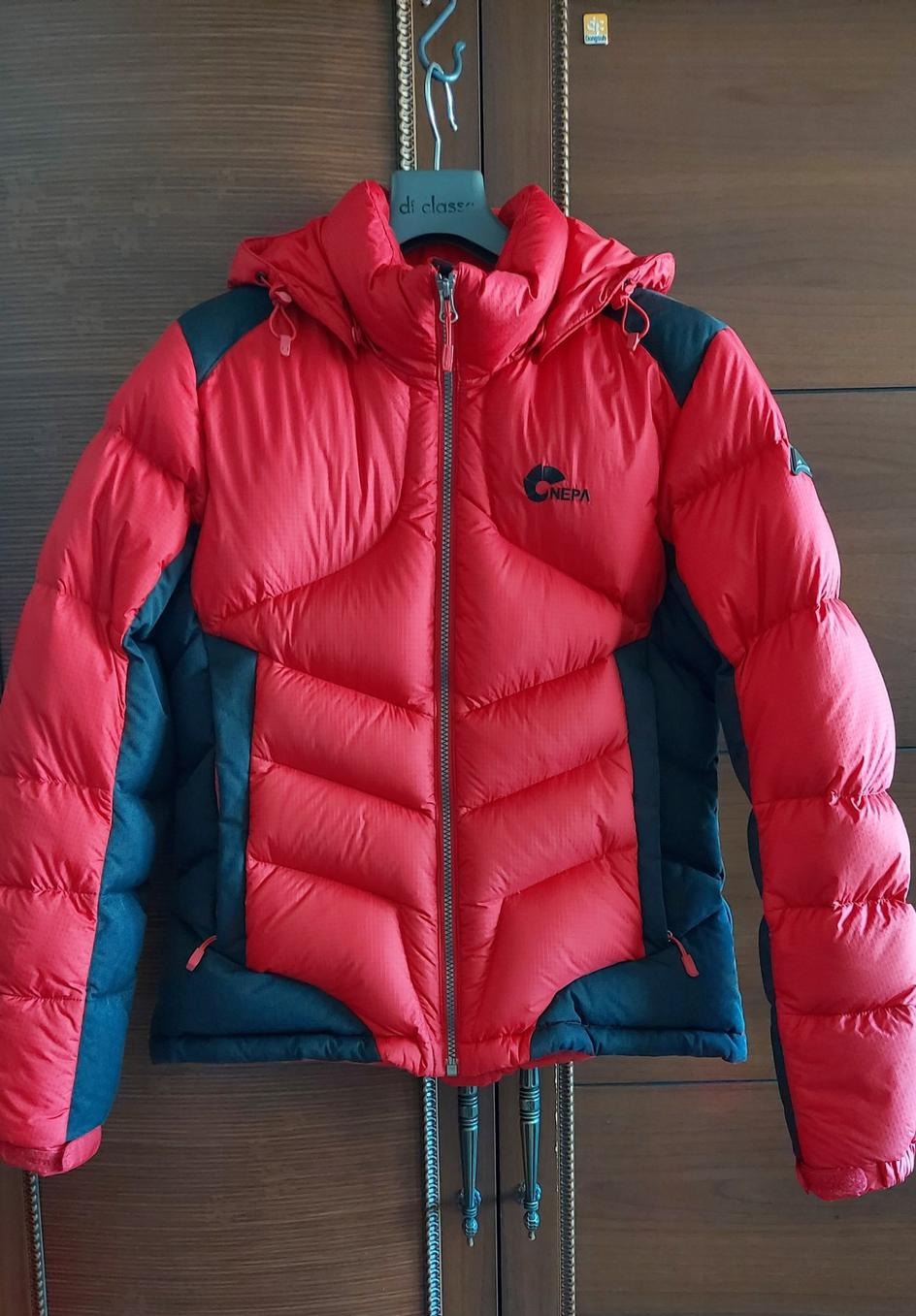 네파 구스다운 패딩. 95.