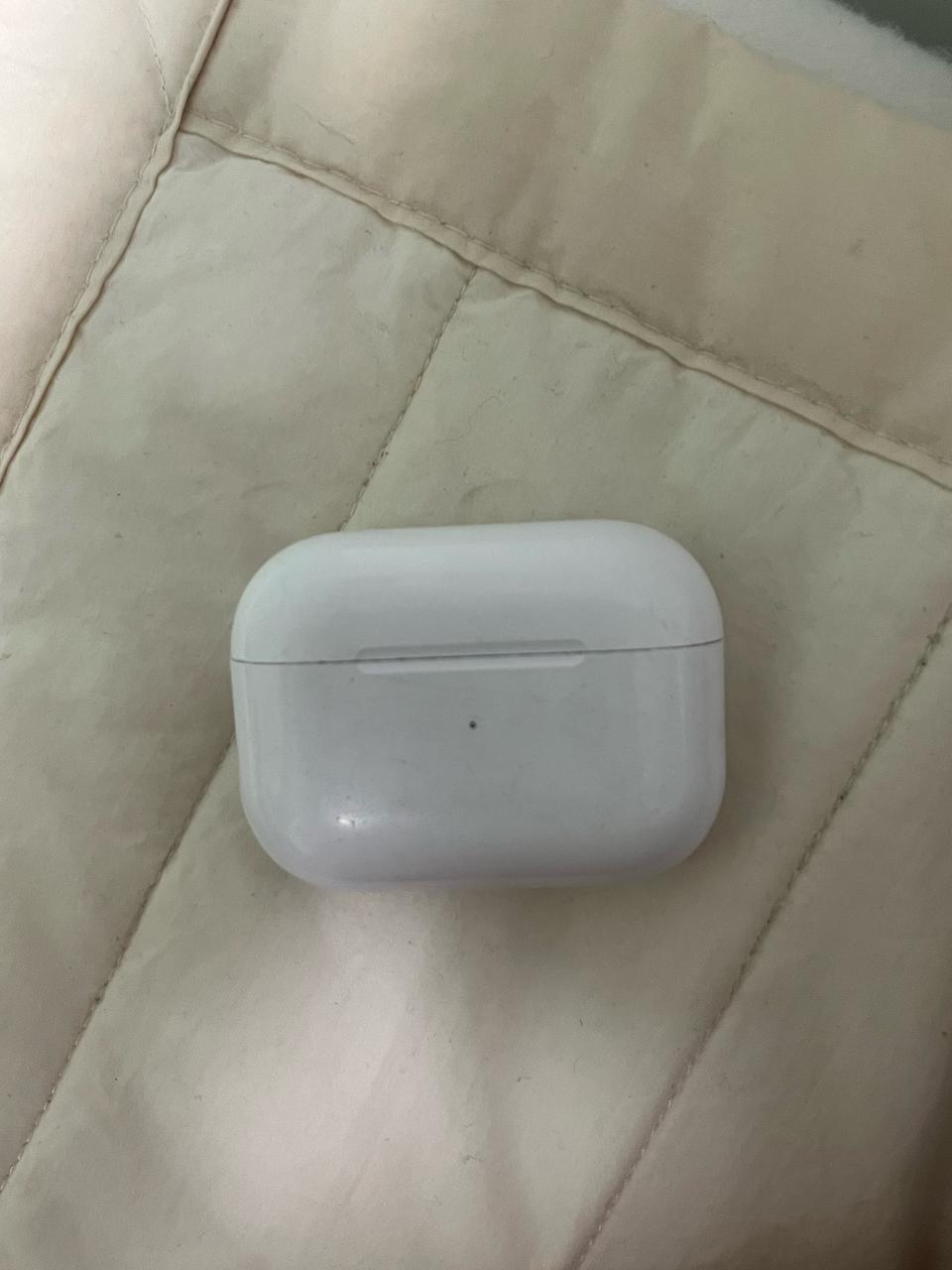 에어팟프로 2세대 본체