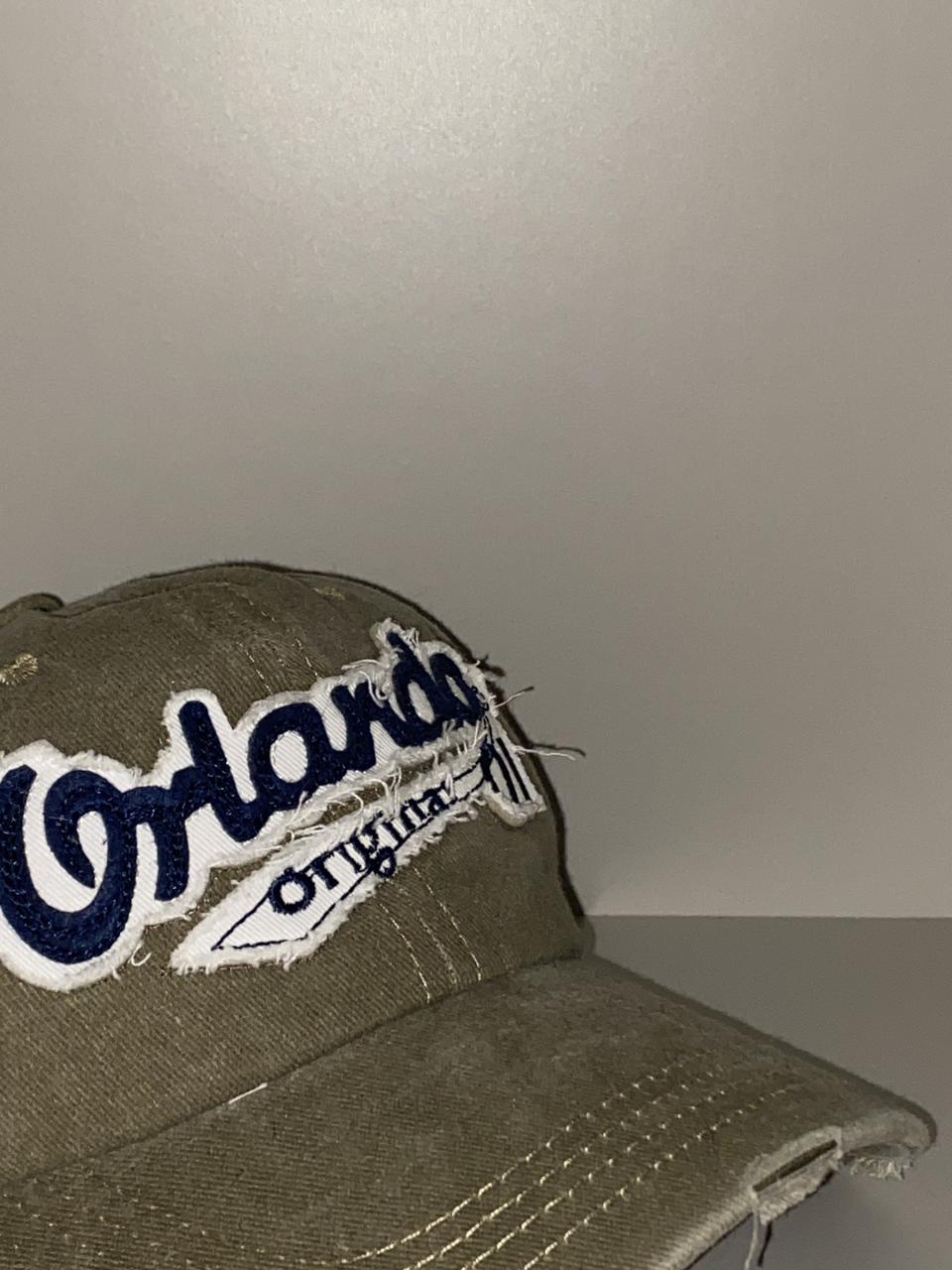 오란다 블랙 레터링 카키 볼캡