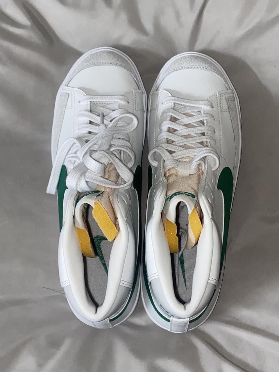 나이키 블레이저 미드 '77 서밋 화이트 말라카이트