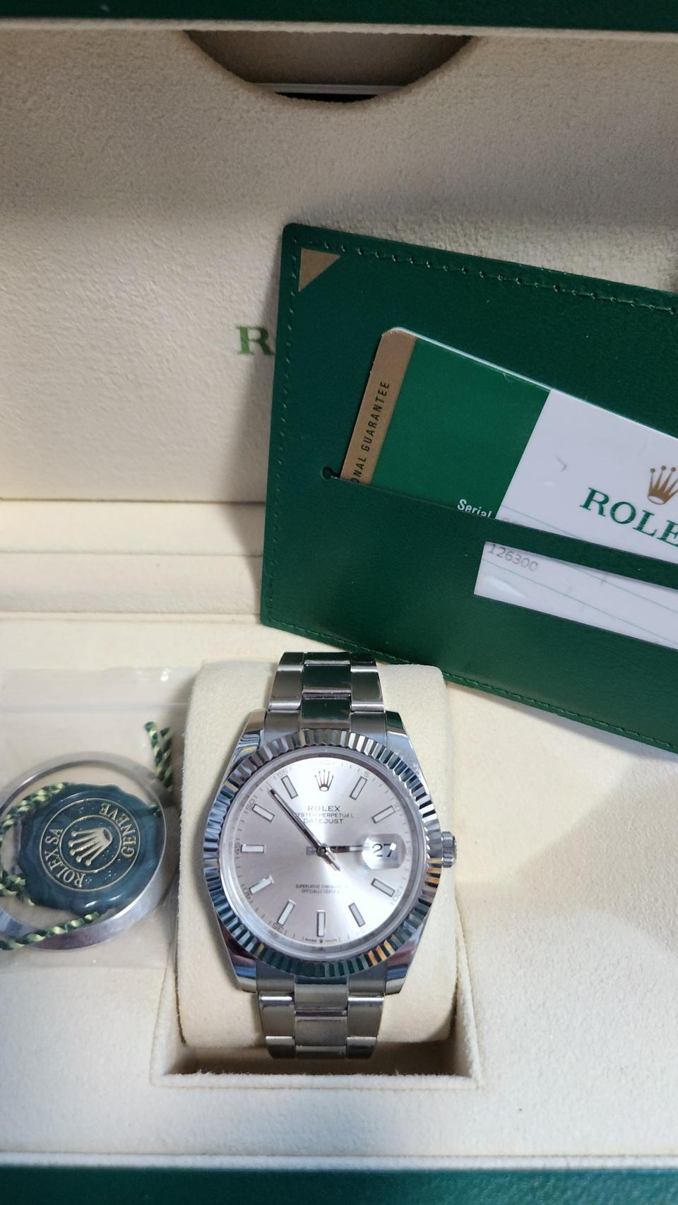 롤렉스 데이저스트 41mm 실버 다이얼 플루티드 오이스터126300