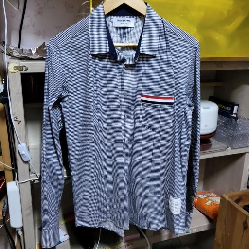 155 ) 정품 톰브라운 인기 셔츠 1사이즈 미세 커피오염으로 싸게