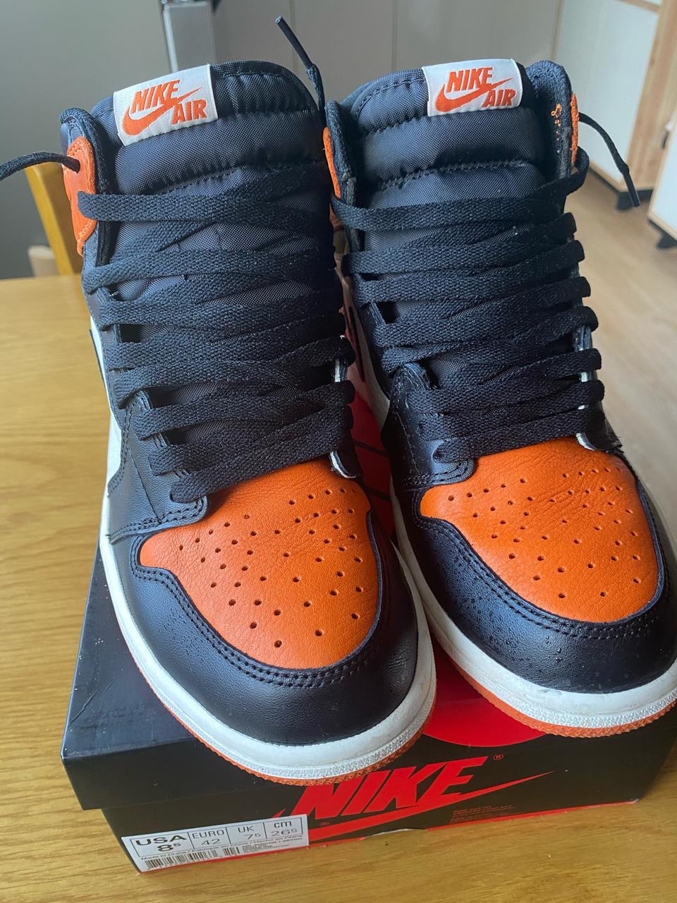 나이키 조던 1 쉐터드 백보드 1.0