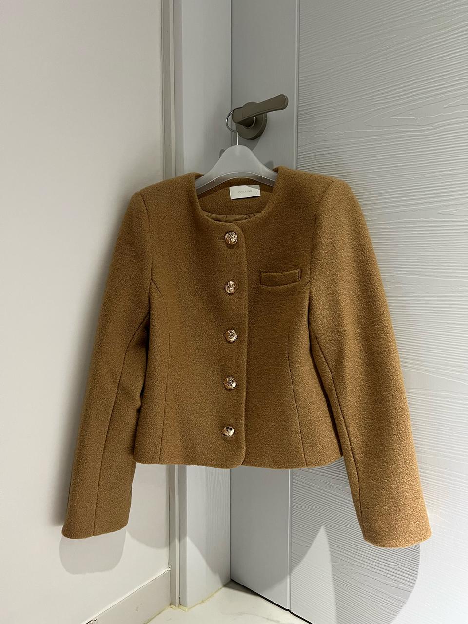 1회착용) 울 70 안감 누빔 금장자켓 부클자켓