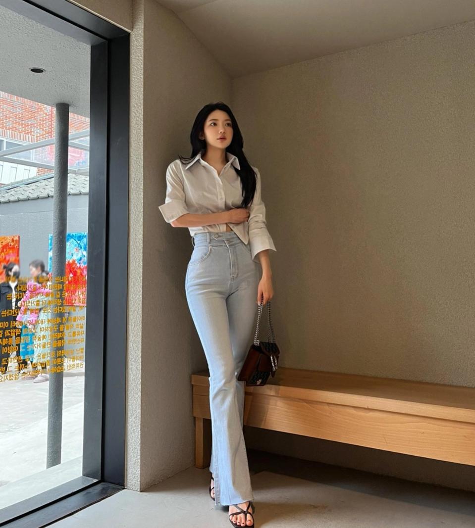 새상품) 하이웨스트 연청 부츠컷 청바지