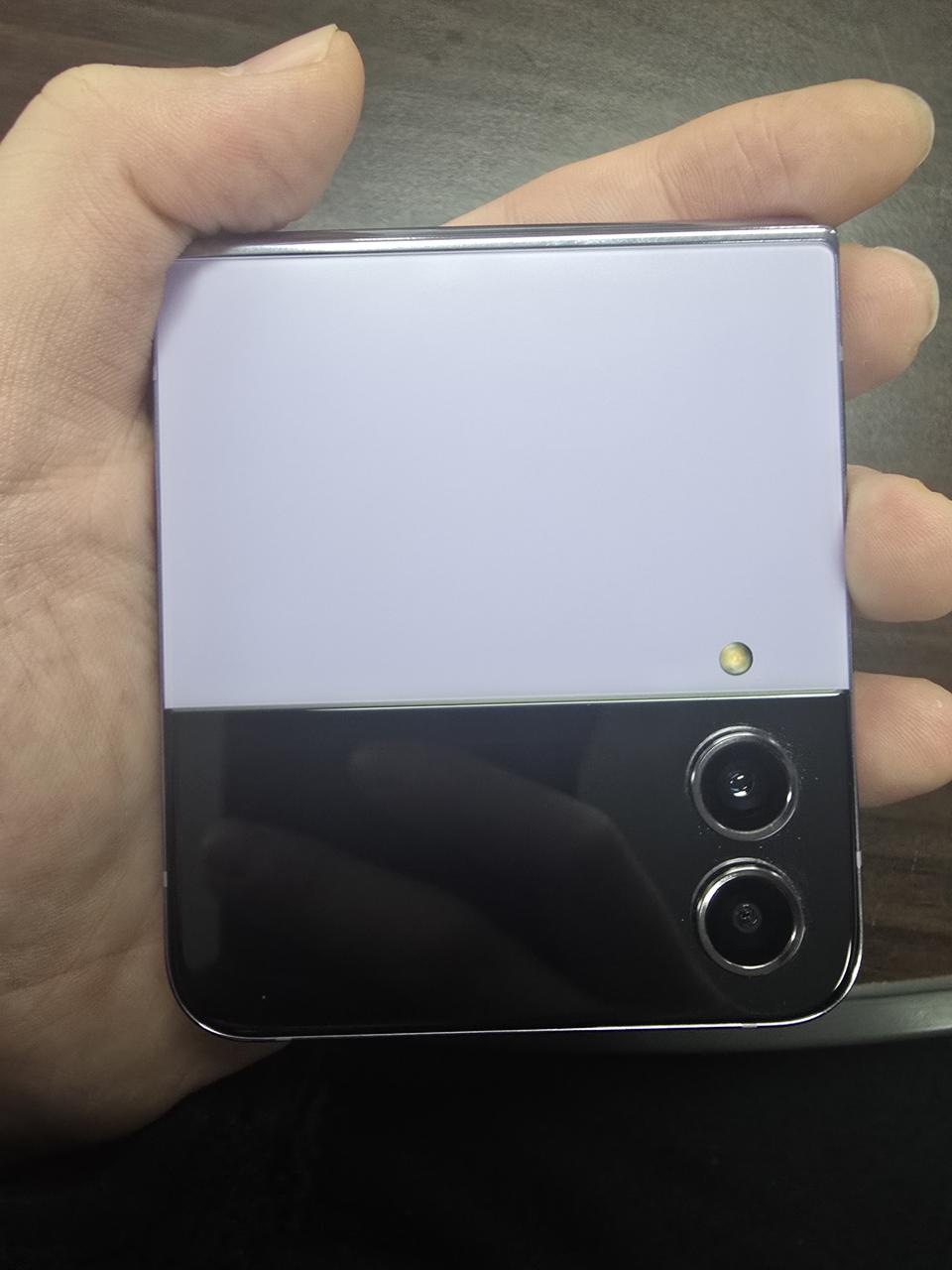 플립4 256GB