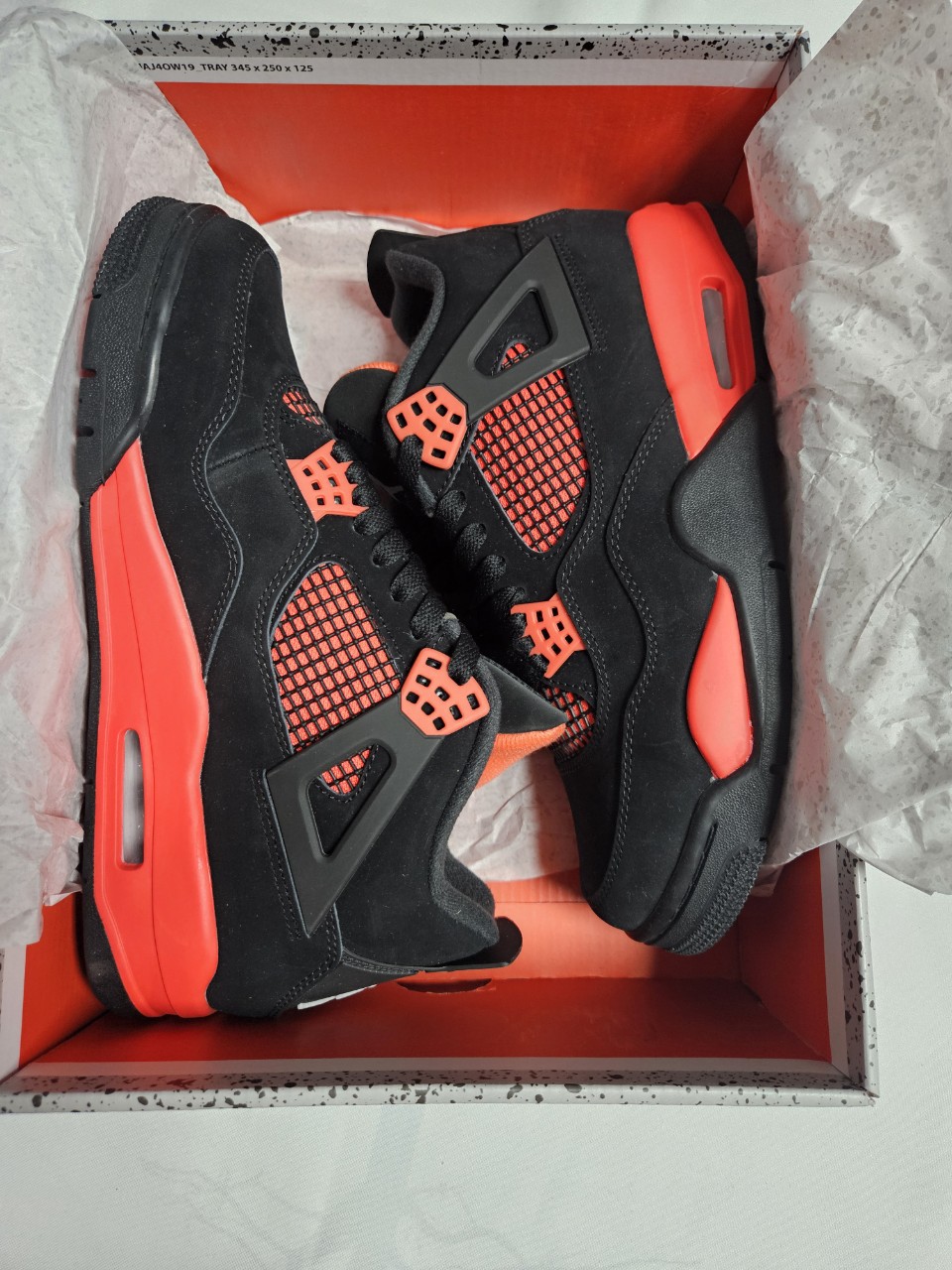 나이키 에어조던4 레트로 레드썬더 270